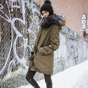 Meet your Posher, Casey